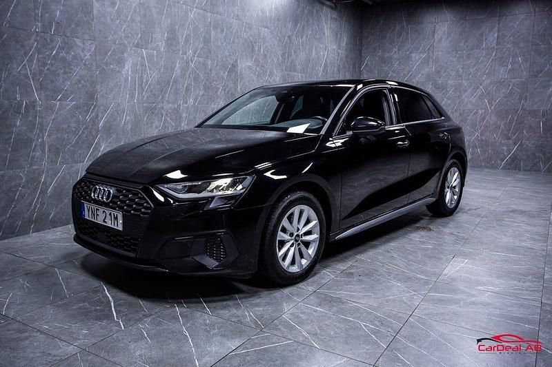 Begagnad Audi A3 Comfort 150 HK (110 kW) 2023 Svart Sedan