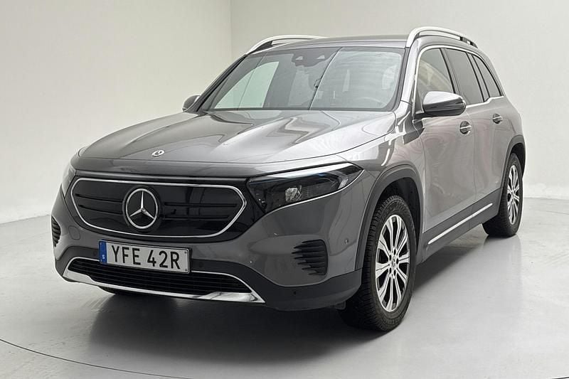 Mörkgrå Begagnad 2024 Mercedes EQB300 Progressive SUV | 389 000 kr (Superpris) - Bild 1/4