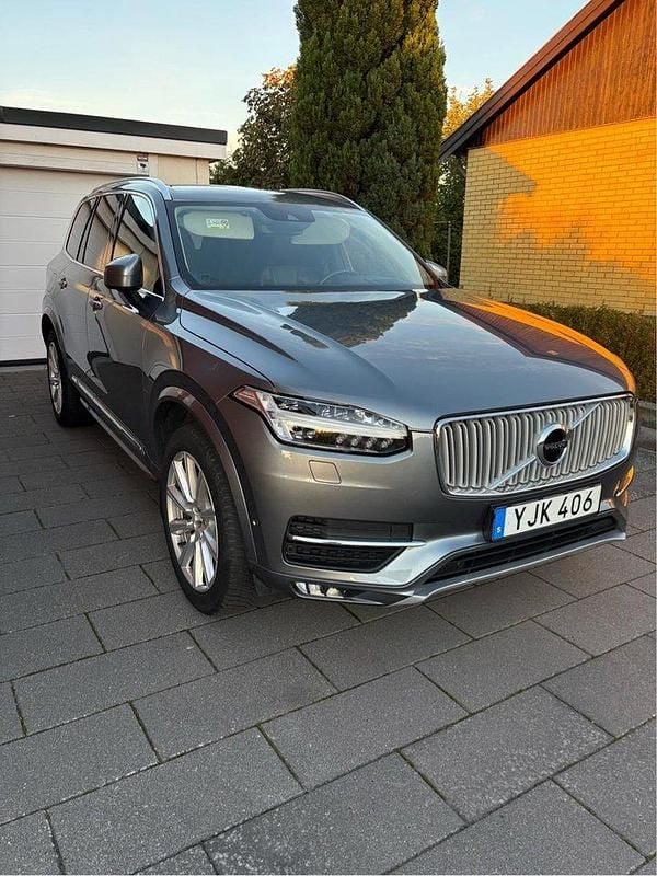 Grå Begagnad 2017 Volvo XC90 Inscription SUV | 295 000 kr (Superpris) - Bild 1/4