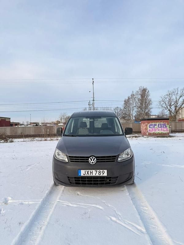 Begagnad VW Caddy 75 HK (55 kW) 2011 Minibuss