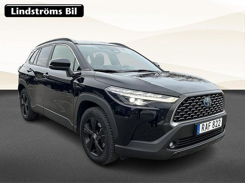 Begagnad Toyota Corolla Cross Style 200 HK (147 kW) 2022 Svart SUV