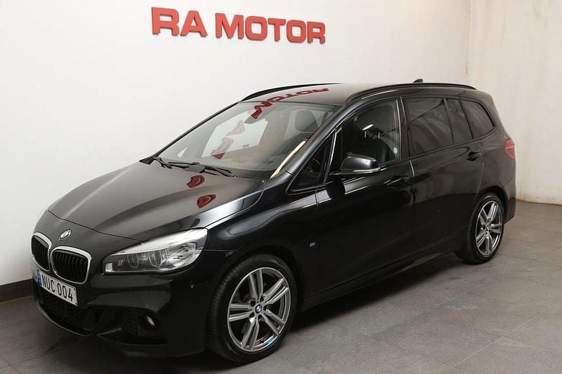 Svart Begagnad 2015 BMW 220 Gran Tourer M Sport Minibuss | 149 800 kr (Marknadspris) - Bild 1/3