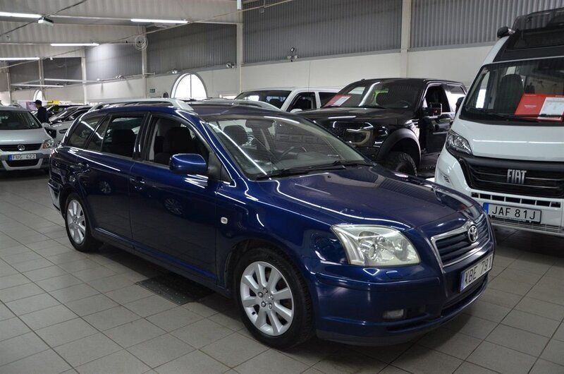 Mörkblå Begagnad 2005 Toyota Avensis Kombi | 29 900 kr (Dyr) - Bild 1/4
