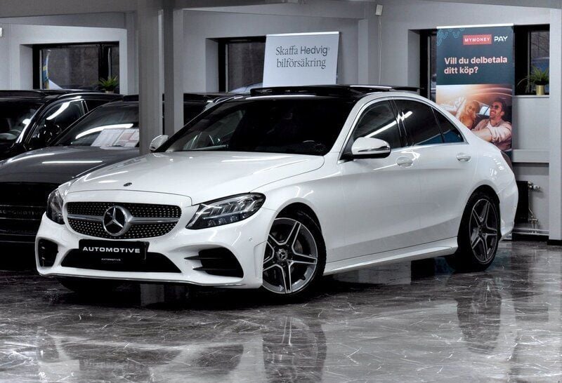 Vit Begagnad 2019 Mercedes C200 AMG line Sedan | 259 900 kr (Marknadspris) - Bild 1/4