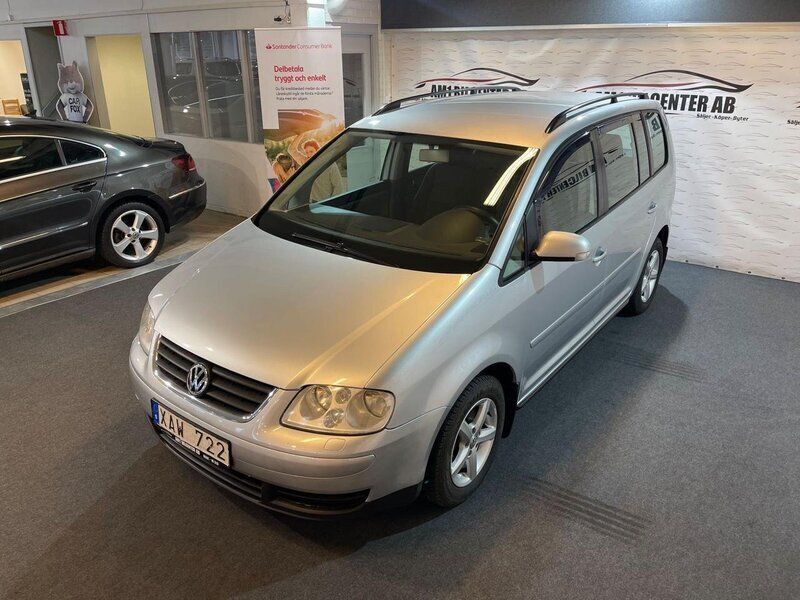 Begagnad VW Touran 116 HK (85 kW) 2005 Silver Minibuss
