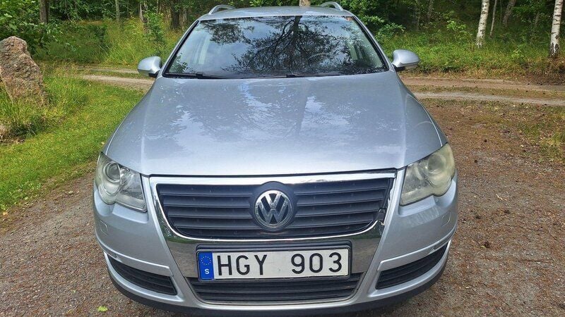 Silver Begagnad 2008 VW Passat Sportline Kombi | 29 000 kr (Marknadspris) - Bild 1/4