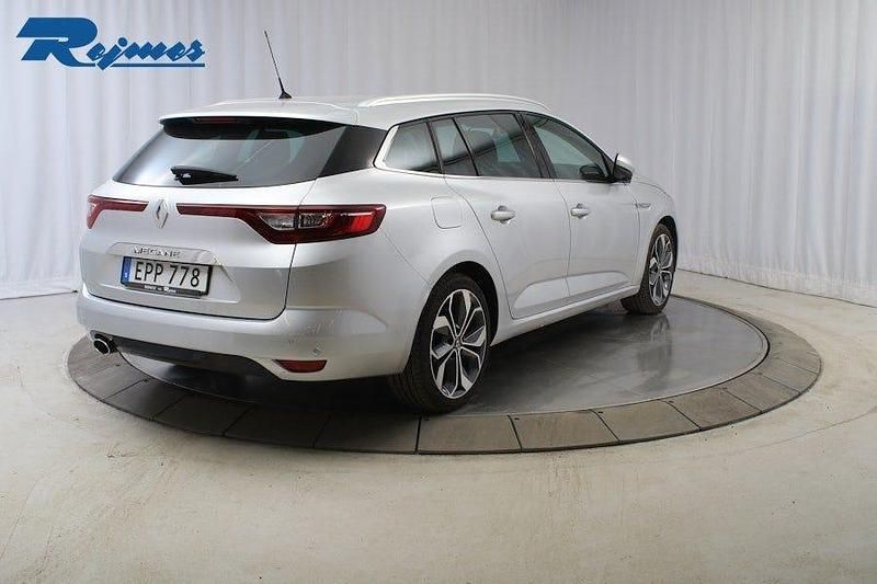 Begagnad Renault Mégane IV Bose Edition 132 HK (97 kW) 2018 Silver Kombi