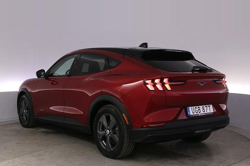 Begagnad Ford Mustang Mach-E 202 kW (276 HK) 2022 Röd SUV
