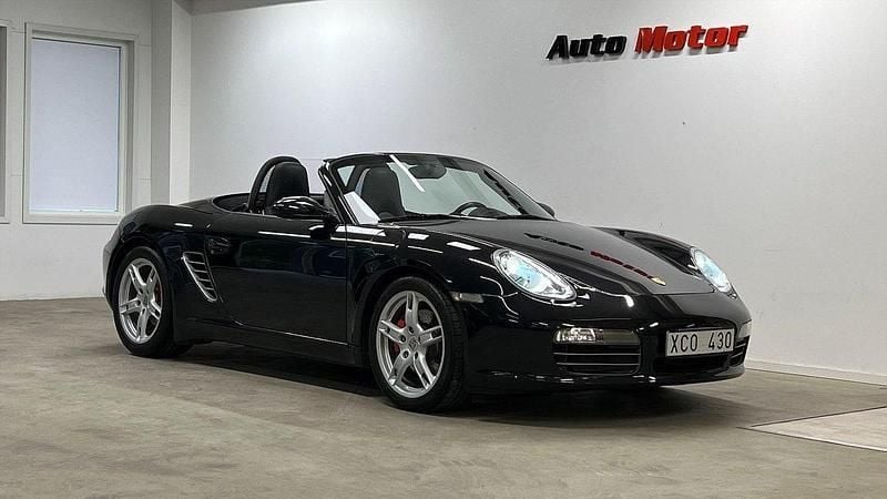 Svart Begagnad 2005 Porsche Boxster S Sport Cab | 359 900 kr (Marknadspris) - Bild 1/3