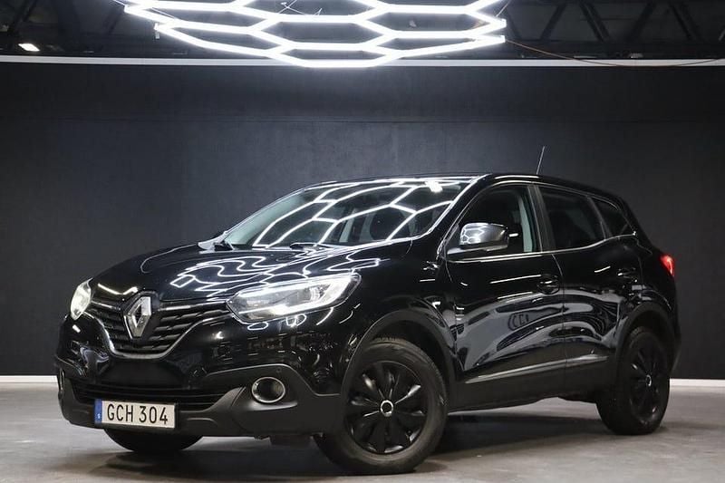 Svart Begagnad 2018 Renault Kadjar LIMITED SUV | 129 900 kr (Marknadspris) - Bild 1/4