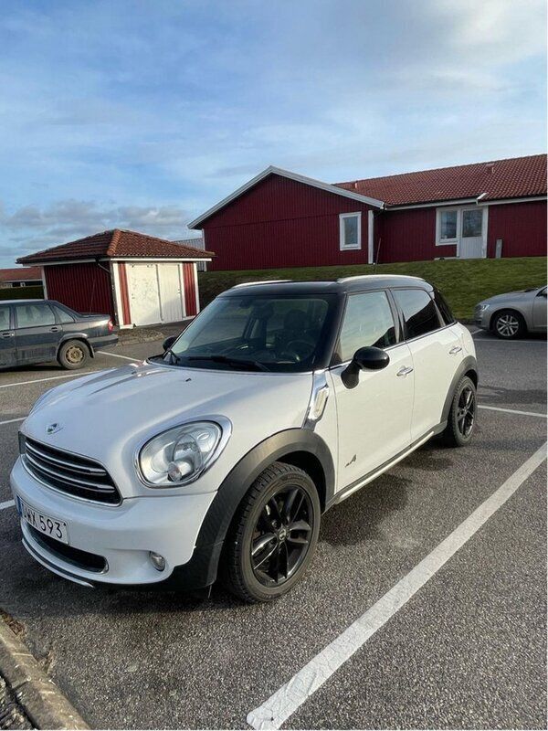 Vit Begagnad 2015 Mini Cooper D Countryman SUV | 103 000 kr (Bra pris) - Bild 1/4