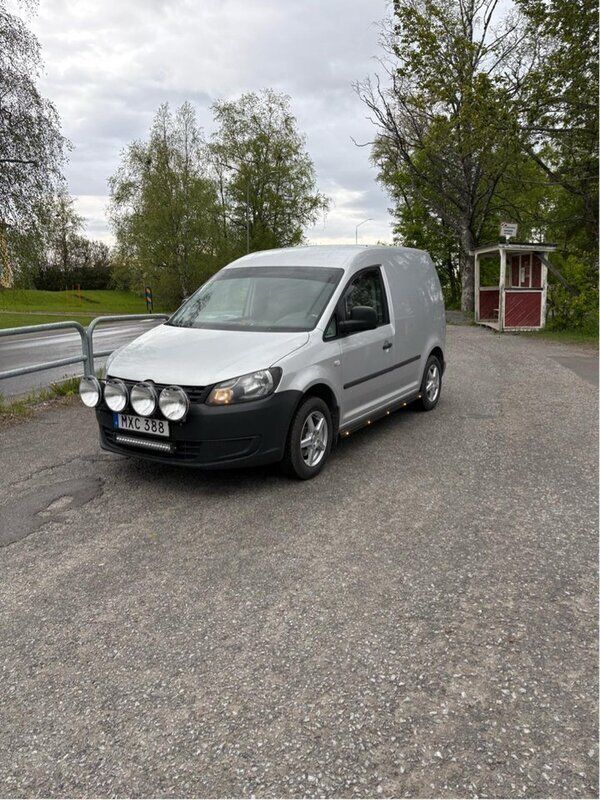 Silver Begagnad 2013 VW Caddy Minibuss | 68 000 kr (Marknadspris) - Bild 1/1
