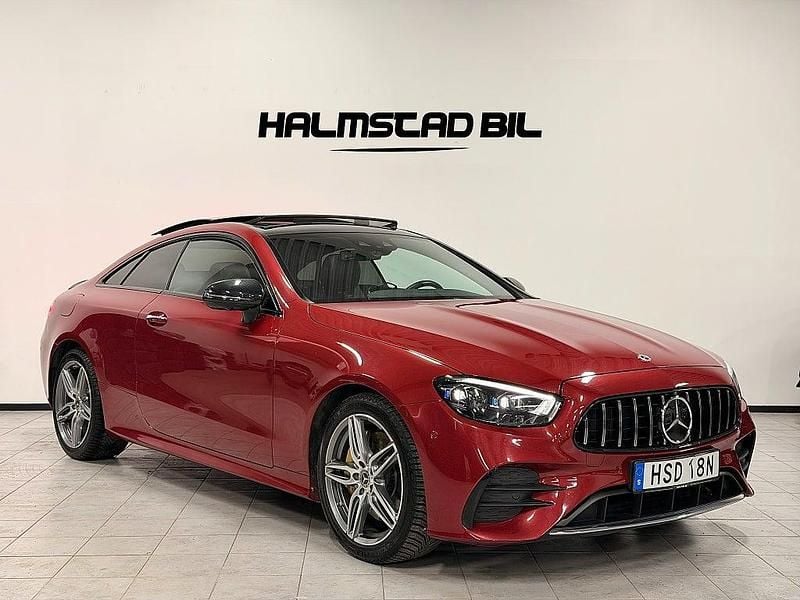 Begagnad Mercedes E300 AMG Line Premium 258 HK (189 kW) 2020 Röd Sportkupé