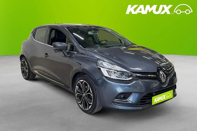 Silver/grå Begagnad 2017 Renault Clio IV Halvkombi | 119 700 kr (Dyr) - Bild 1/4