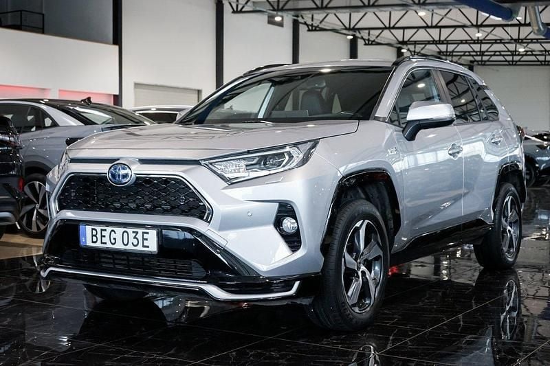 Silver Begagnad 2021 Toyota RAV4 Hybrid Edition SUV | 329 500 kr (Bra pris) - Bild 1/4