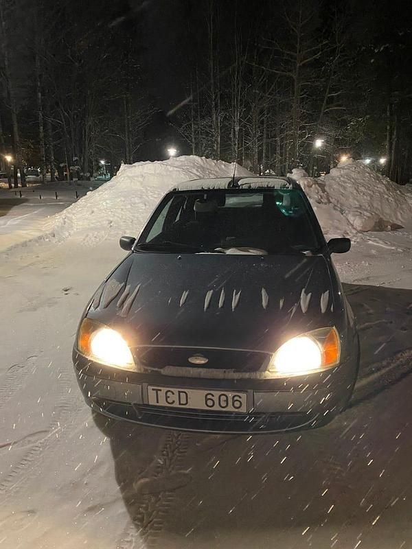 Begagnad Ford Fiesta 60 HK (44 kW) 2002 Halvkombi
