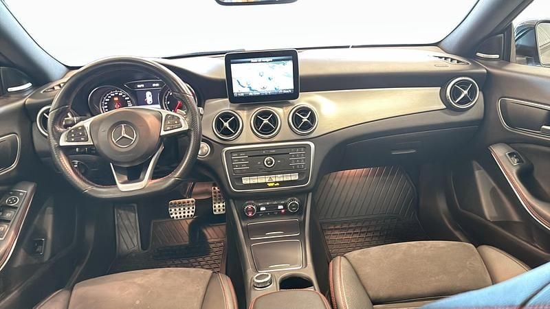 Begagnad Mercedes CLA200 136 HK (100 kW) 2018 Grå Sedan