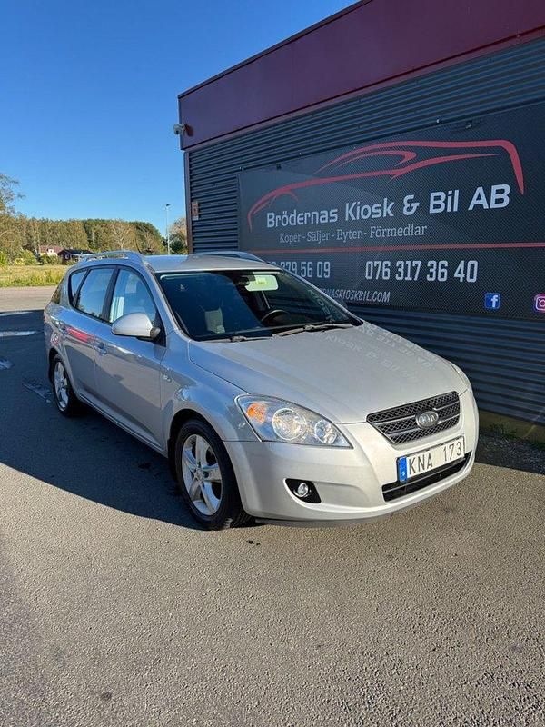 Silver Begagnad 2009 Kia Ceed Sportswagon EX Kombi | 47 900 kr (Bra pris) - Bild 1/4