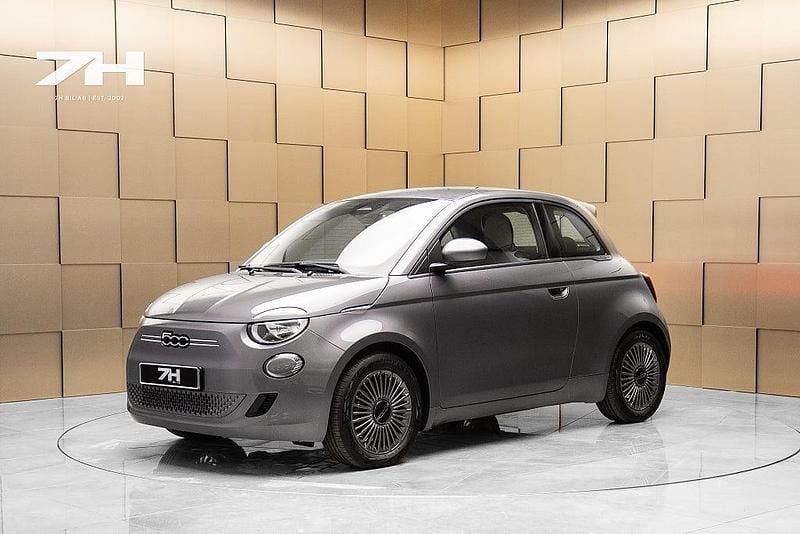 Grå Begagnad 2022 Fiat 500e Halvkombi | 154 900 kr (Bra pris) - Bild 1/4