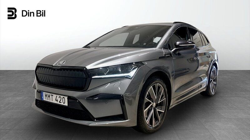 Grå (graphite grey metallic) Begagnad 2022 Skoda Enyaq iV SportLine SUV | 419 900 kr (Marknadspris) - Bild 1/4