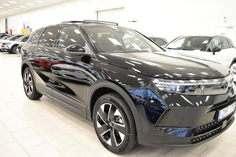 Ny Opel Grandland X 136 HK (100 kW) 2025 Svart SUV