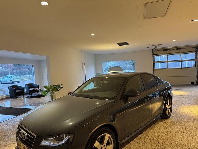 Grå Begagnad 2008 Audi A4 Sedan | 42 900 kr (Bra pris) - Bild 1/4