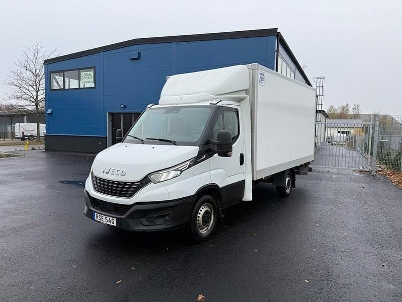 Vit Begagnad 2021 Iveco Daily Van | 239 900 kr (Bra pris) - Bild 1/4