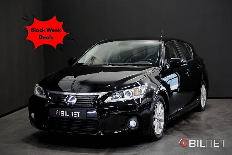 Svart Begagnad 2012 Lexus CT200h Halvkombi | 99 900 kr (Marknadspris) - Bild 1/4
