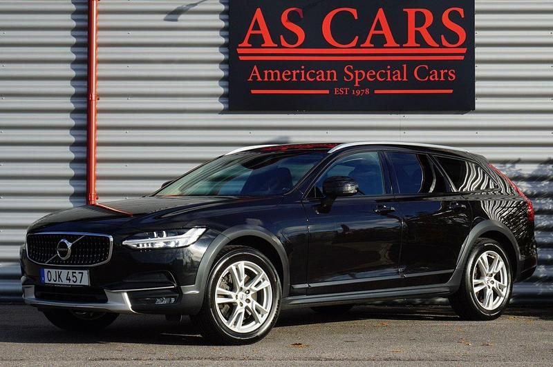 Svart Begagnad 2018 Volvo V90 CC Kombi | 275 000 kr (Marknadspris) - Bild 1/4