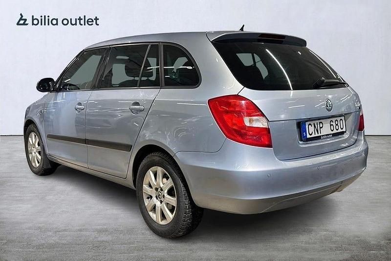 Begagnad Skoda Fabia 105 HK (77 kW) 2010 Ljusblå Halvkombi