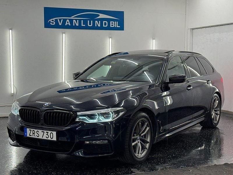 Svart Begagnad 2018 BMW 530 M Sport Kombi | 389 800 kr (Lite dyr) - Bild 1/4