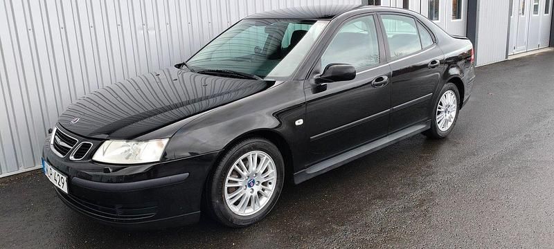 Svart Begagnad 2005 Saab 9-3 Sedan | 19 000 kr (Dyr) - Bild 1/4