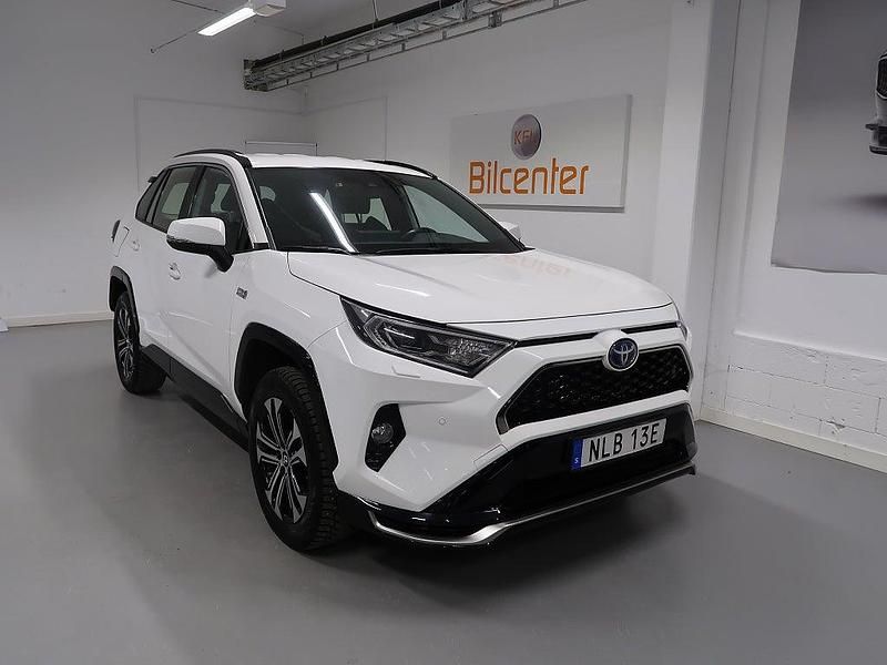 Begagnad Toyota RAV4 306 HK (225 kW) 2022 Vit SUV