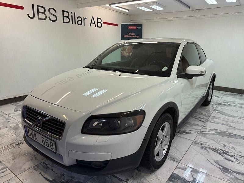 Vit Begagnad 2008 Volvo C30 Summum Halvkombi | 59 900 kr (Marknadspris) - Bild 1/4