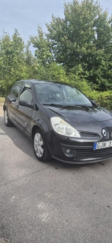 Svart Begagnad 2008 Renault Clio R.S. Halvkombi | 19 900 kr (Bra pris) - Bild 1/4