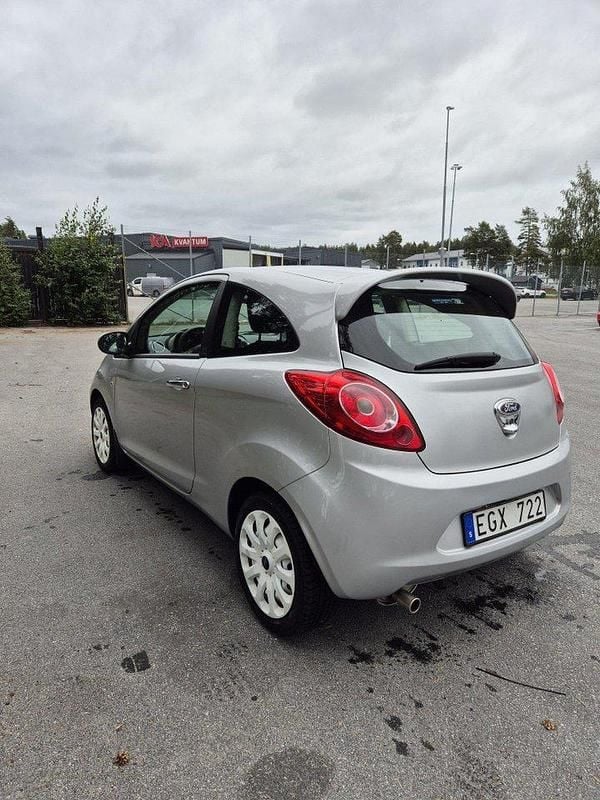 Grå Begagnad 2009 Ford Ka Titanium Halvkombi | 24 500 kr (Bra pris) - Bild 1/4