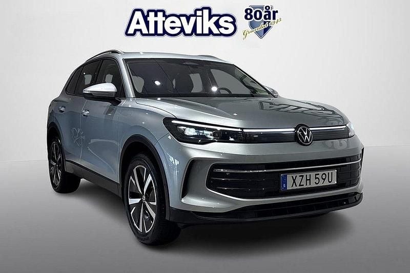 Silver Begagnad 2024 VW Tiguan Life SUV | 489 900 kr (Dyr) - Bild 1/4