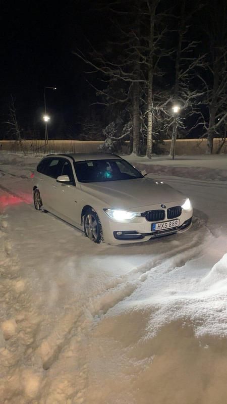 Begagnad 2013 BMW 320 Kombi | 99 000 kr (Lite dyr) - Bild 1/2