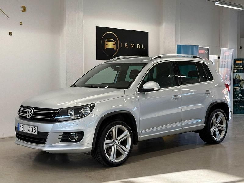 Grå Begagnad 2012 VW Tiguan R-line SUV | 99 900 kr (Lite dyr) - Bild 1/4