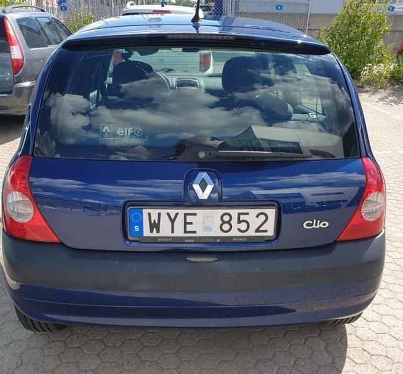 Blå Begagnad 2005 Renault Clio II Halvkombi | 18 500 kr (Marknadspris) - Bild 1/1
