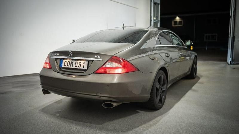 Begagnad Mercedes CLS500 388 HK (285 kW) 2007 Indium gray Sportkupé