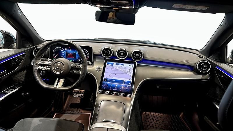 Begagnad Mercedes C300e AMG line 2023 Svart Sedan