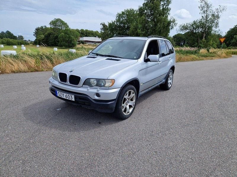 Grå Begagnad 2002 BMW X5 Sport Line SUV | 35 000 kr (Bra pris) - Bild 1/4