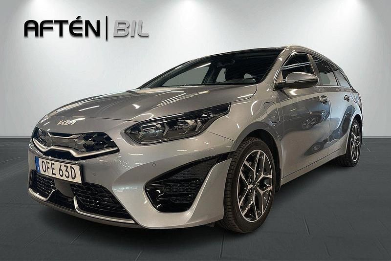 Grå Begagnad 2022 Kia Ceed 2 Kombi | 259 800 kr (Marknadspris) - Bild 1/3