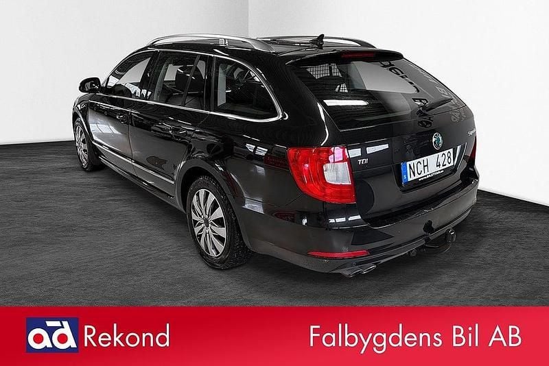 Begagnad Skoda Superb Ambition 140 HK (102 kW) 2012 Svart Kombi