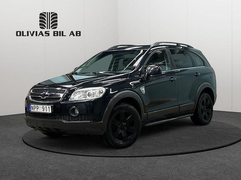 Svart Begagnad 2010 Chevrolet Captiva SUV | 69 400 kr (Lite dyr) - Bild 1/4