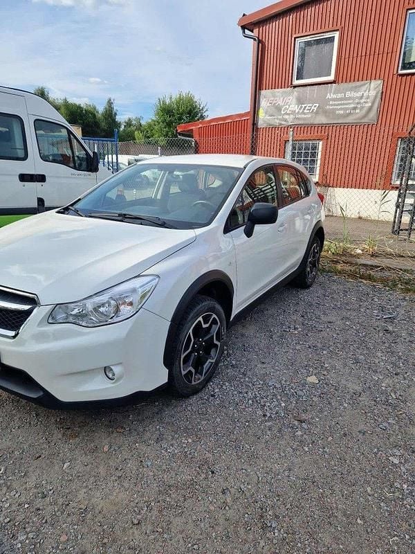 Vit Begagnad 2014 Subaru XV SUV | 120 000 kr - Bild 1/4