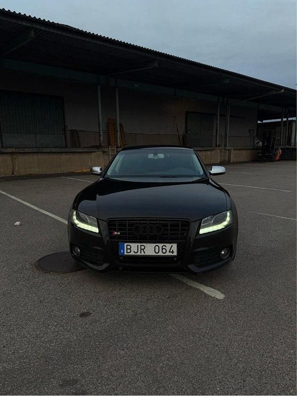 Svart Begagnad 2011 Audi S5 Halvkombi | 170 000 kr - Bild 1/4