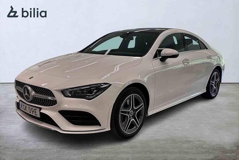 Vit Begagnad 2023 Mercedes CLA250e Sedan | 368 900 kr - Bild 1/1