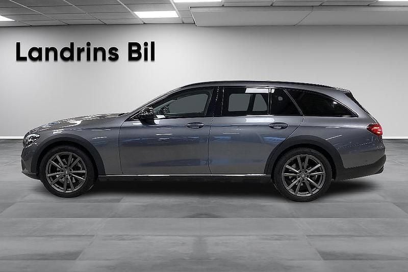 Begagnad Mercedes E220 All-Terrain Night 200 HK (147 kW) 2022 Grå Kombi